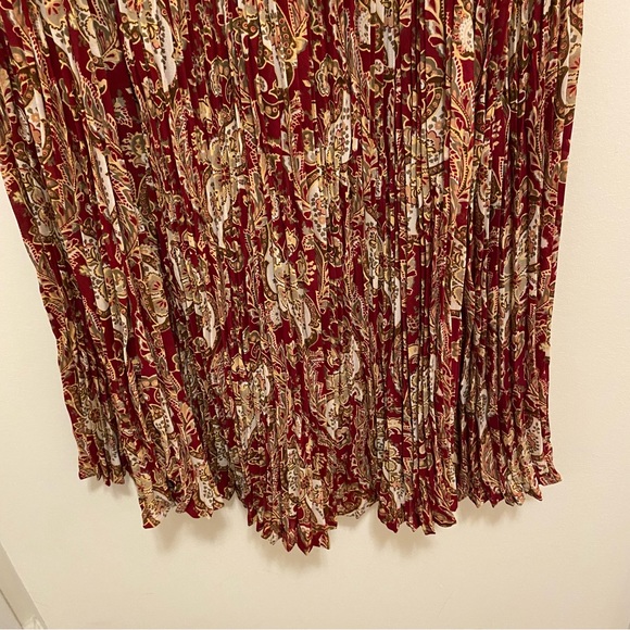Rusty Red Multi Color Printed Pleated Long Size Large Skirt w/ Elastic Waist - Picture 3 of 5